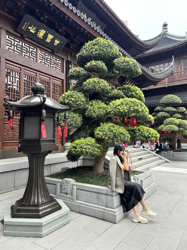 สายมูห้ามพลาด! วัดพระหยกขาว (Jade Buddha Temple) 