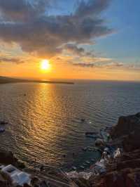 Island Hopping in Greece – Sunset Views, Blue Domes & Dreamy Ferries