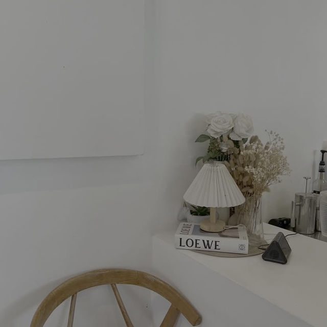📍 Coming Home Café – ราไวย์ ภูเก็ต