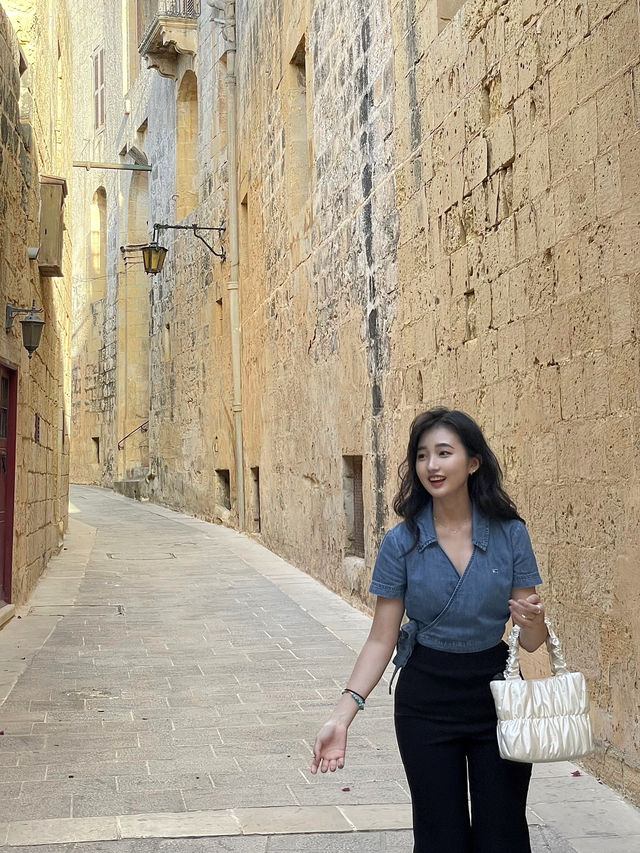 🏰 시간이 멈춘 도시 위의 고요한 풍경, 몰타 엠디나 🌅