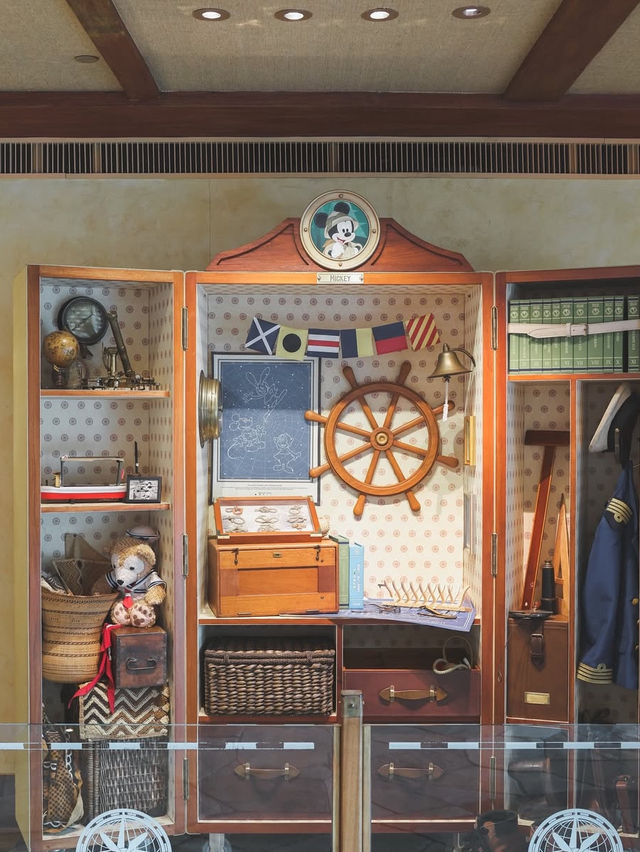 Disney Explorers Lodge