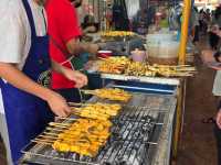 ร้าน หมึก ชิ้น ย่าง ร้านขายดีตลาดริมน้ำวัดศาลเจ้า
