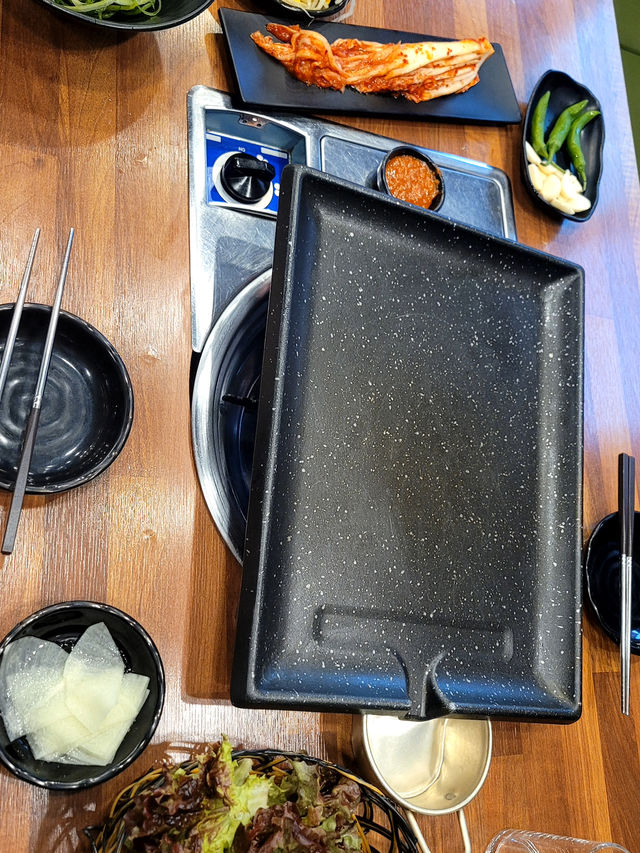 한국에서 냉동삼결살이 가장 비싼 집과 동일한 고기!!!