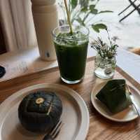 Little Tree Grocery คาเฟ่เล็ก ๆ บรรยากาศอบอุ่น 