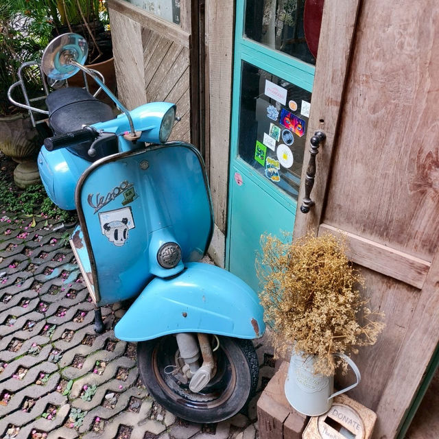  บ้านข้างวัด (Baan Kang Wat), เชียงใหม่