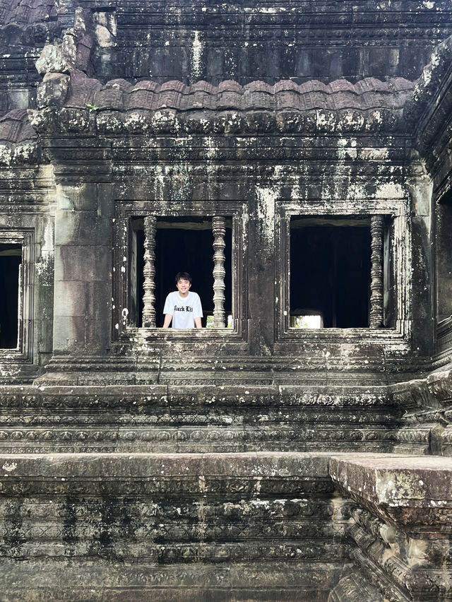 🛕 Phnom Bakheng – Sunset Above the Temples of Time 🌄