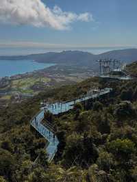 Another cool thing about Yalong Bay? The Yalong Bay Tropical Paradise Forest Park in the hills! 🌿