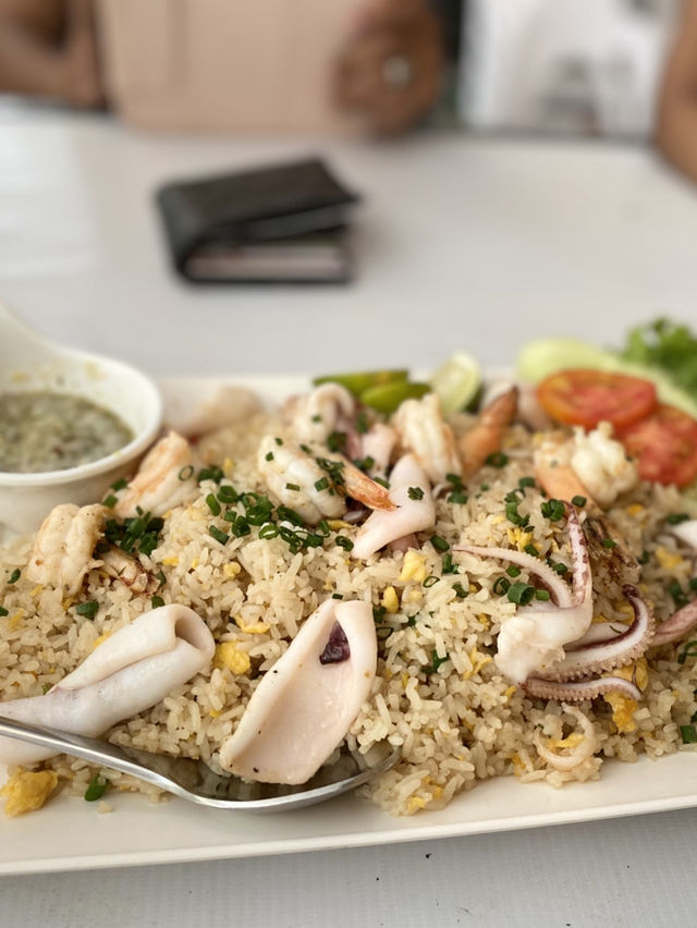 บ้านเล Seafood & Café
