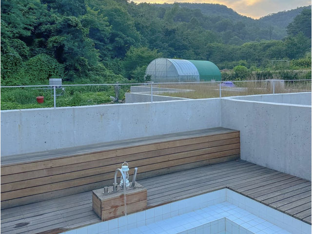 자연으로 둘러싸인 힐링숙소를 찾는다면? 여기! #지중서원 🍃 