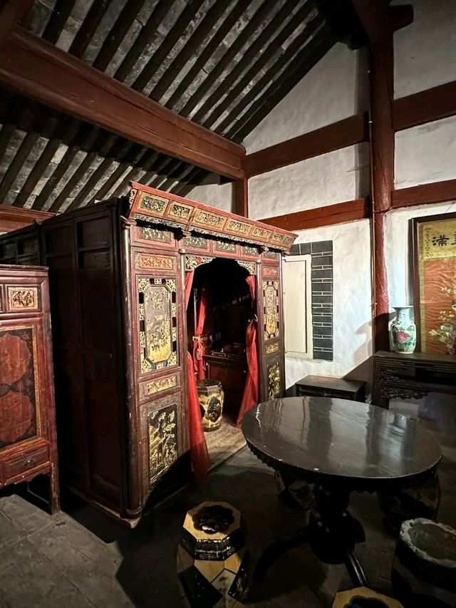 “Xizhou: The Courtyard Gem of Bai Heritage”