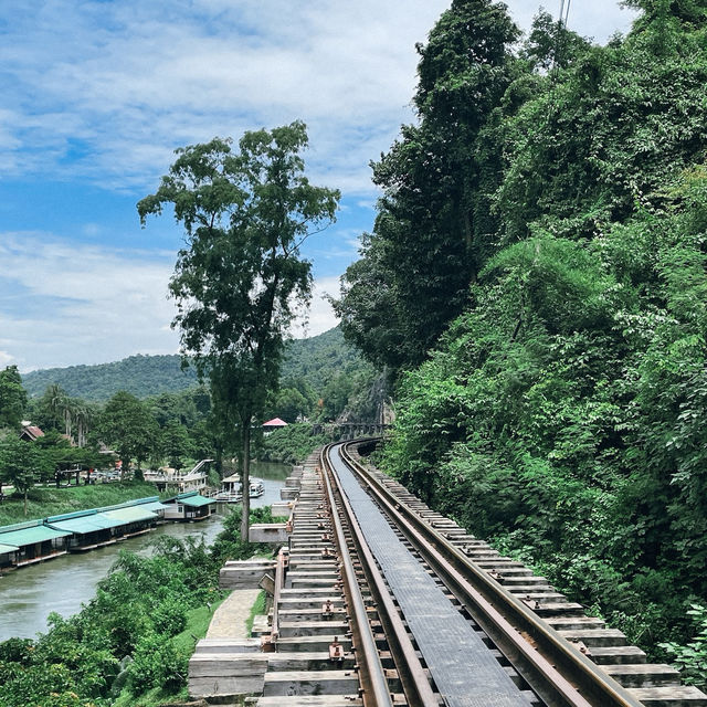 สวนไทรโยค รีสอร์ท ที่พักติดริมแม่น้ำแคว