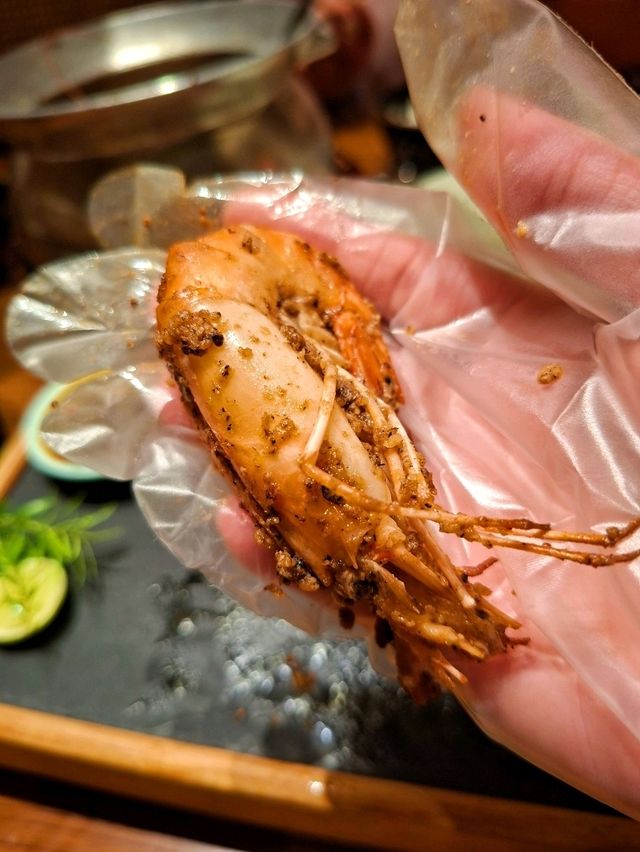 炭燒豬頸肉，外脆內嫩，滿足味蕾