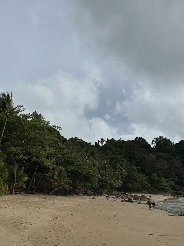 หาดลับๆวิวร้อยล้าน @หาดในทอน ภูเก็ต 🏝️⛰️🫧