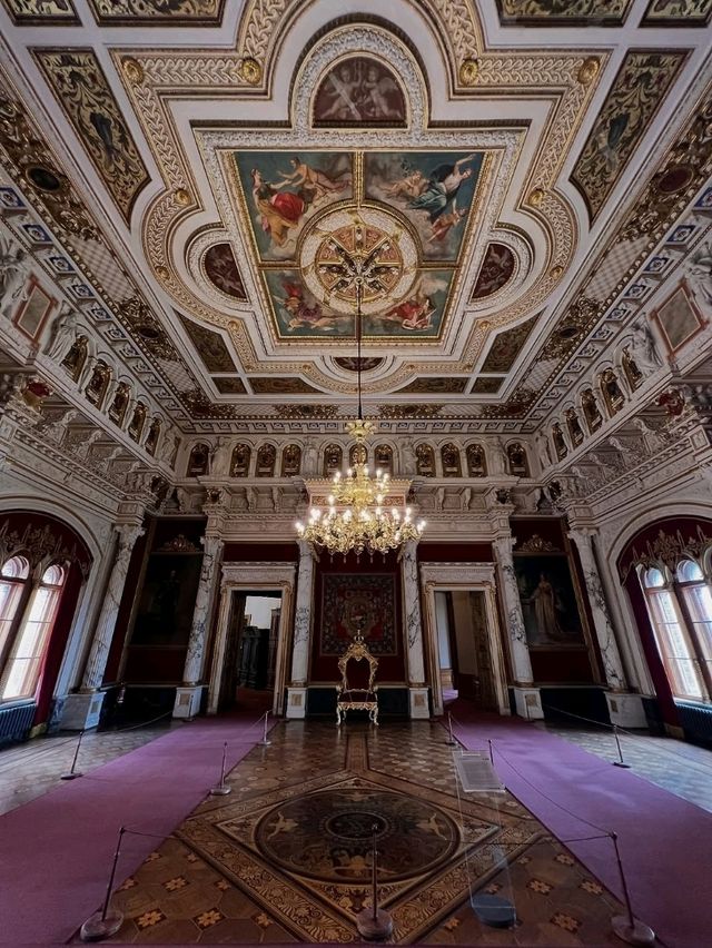 🏰 Schwerin Castle: A Fairytale on an Island