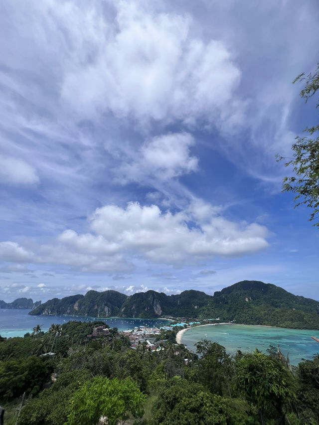 เกาะพีพี…สวรรค์กลางอันดามัน 🌴