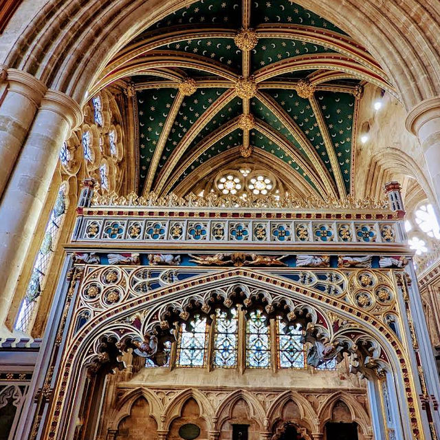 Exeter Cathedral – Devon’s Majestic Stone Crown of Faith & Time