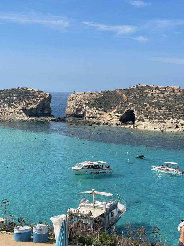 マルタ島から海が美しいコミノ島へ