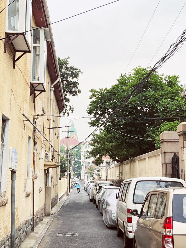 🏠 Lao She's Qingdao Haven: Where China's Literary Soul Meets Coastal Charm! 📚