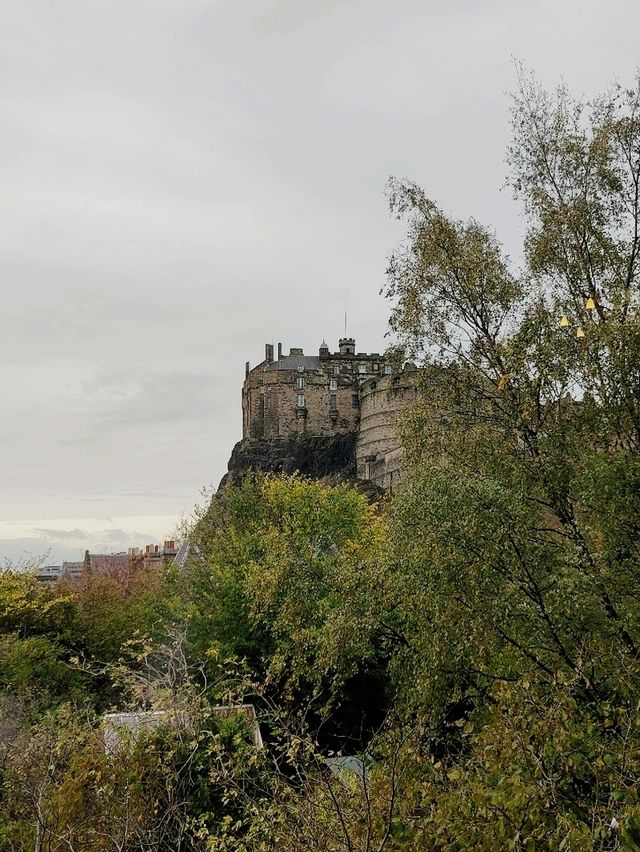 Crowning the City: Edinburgh Castle from Every Angle