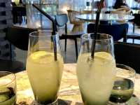 Stylish Break in Aoyama 🪑✨