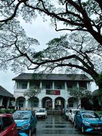 Step Back in Time at Kuching’s Old Courthouse – A Historical Gem