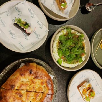 🌿 メイダノズ：シドニーのモダンで植物を主体としたトルコの宝石