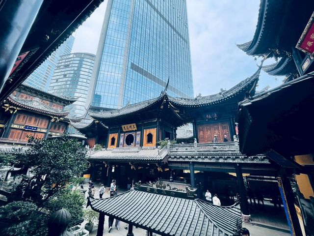 วัดหลัวฮั่น 罗汉寺 (Luohan Temple) วัดหลัวฮั่น 罗汉寺 (Luohan Temple)