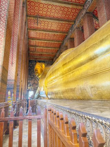 ワット・ポーの碑文 | Trip.com バンコク