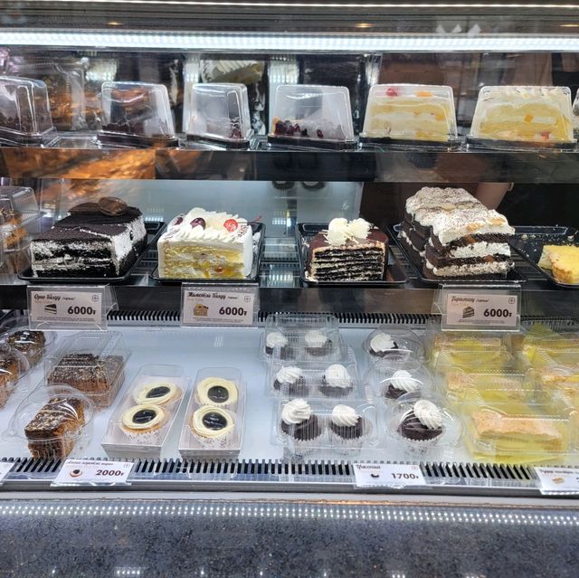 여행가는달 몽골 울란바토르의 오래된 빵집 Jur Ur House & Bakery