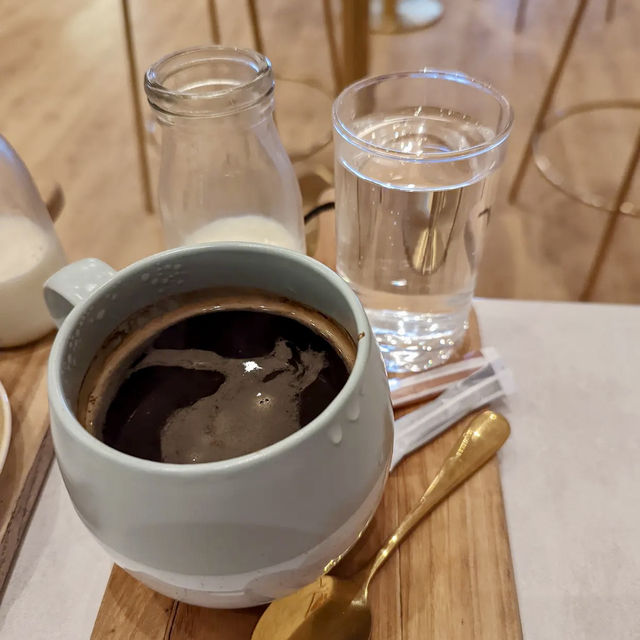 Elio Cafe
