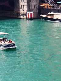 🌊✨ Chicago Riverwalk: A Waterfront Wonderland ✨🌊