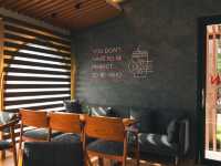 🍂✨ Mibookfe Café - คาเฟ่หนังสือสุดชิว📚
