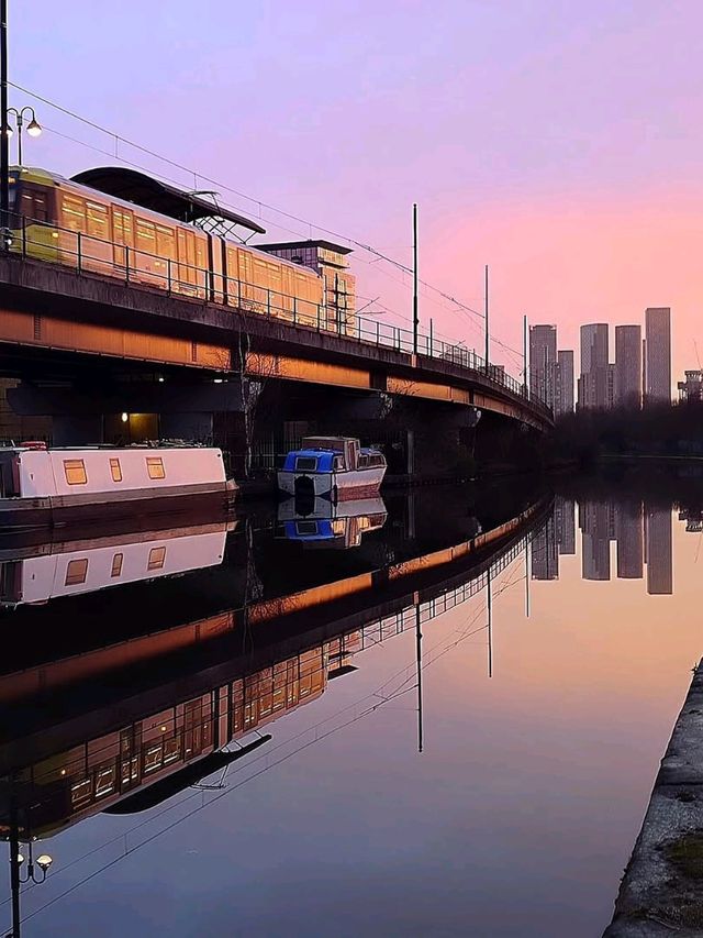 Why Manchester is the Perfect Place for Street Photographers 📸🌆