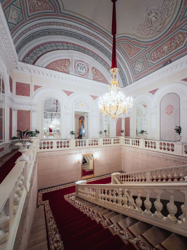  Bolshoi Theatre, Moscow – Icon of Russian Culture
