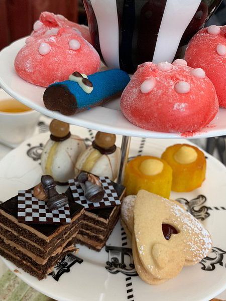 Through the Looking Glass: A Night at Sanderson London