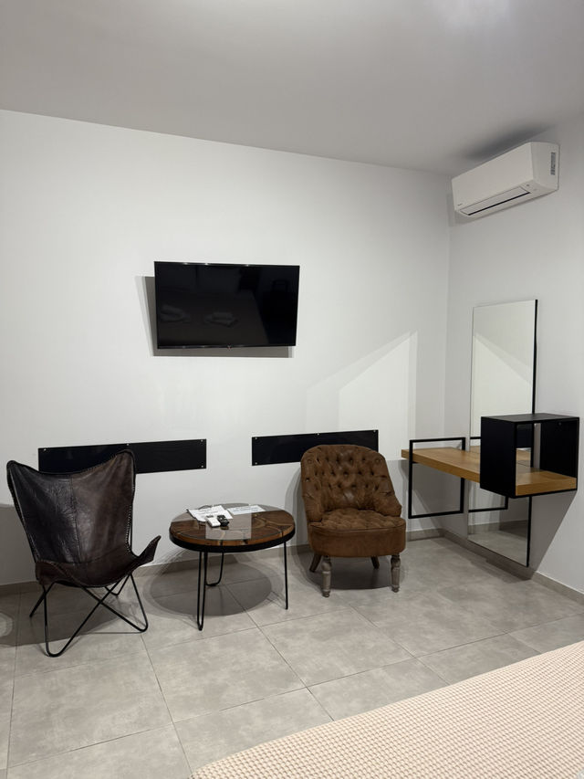 Clean, Cozy & Convenient — Ideal for a Short Stay at Athens! 