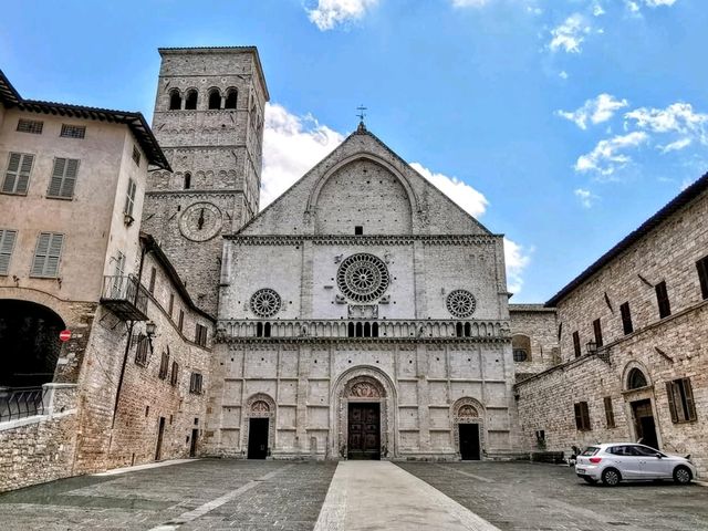 Why Halloween in Assisi: A Spooky Twist on Sacred Serenity