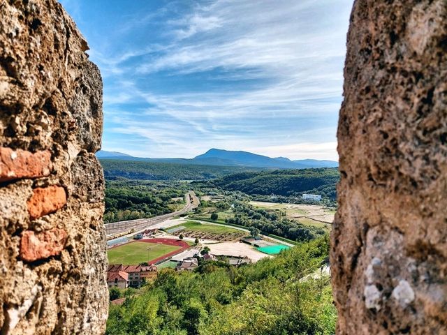 Knin Fortress: Croatia's Majestic Sentinel 🏰