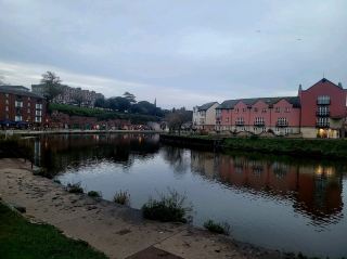 エクセター – 豊かなローマと中世の遺産を持つ近代的な大学都市