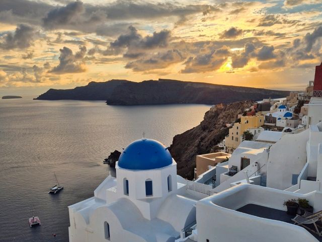 🌅 Oia: The Sunset Capital of the World That Everyone Dreams Of ✨ 🌅 Oia: The Sunset Capital of the World That Everyone Dreams Of ✨