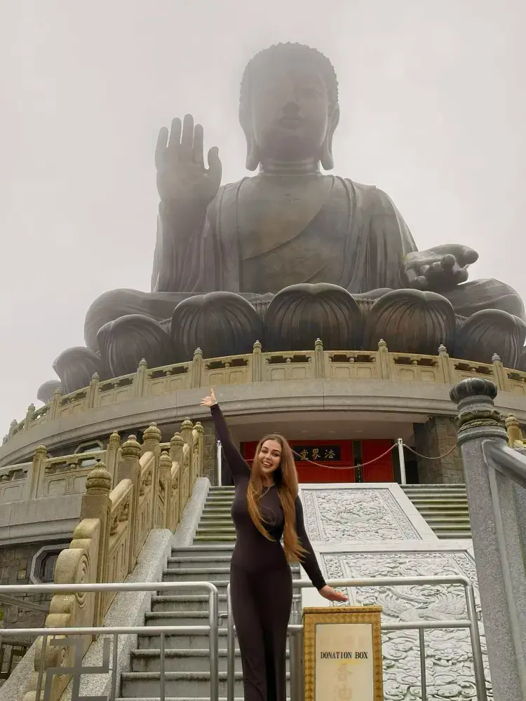 홍콩 1만 개의 황금 불상과 빅 부다의 비밀。