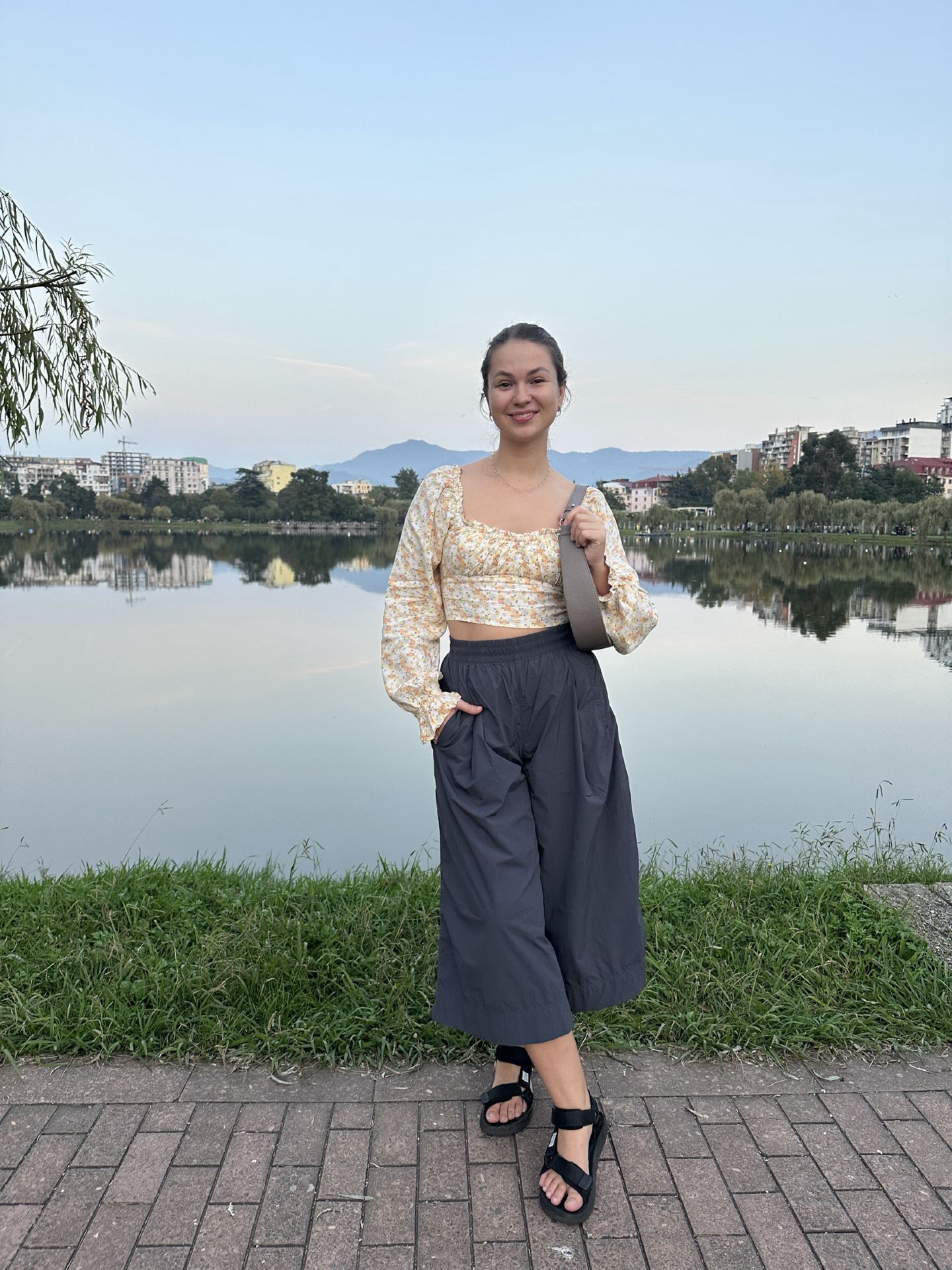 Batumi’s vibrant streets or the wild Caucasus mountains? Where do you escape? 🇬🇪