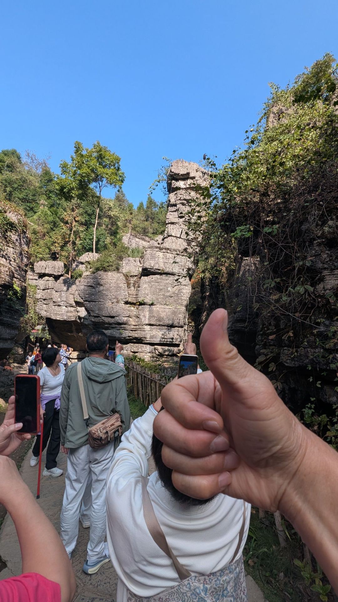 Explore the Enshi Grand Canyon on a wonderful six-day trip, following Trip.com's recommendations.