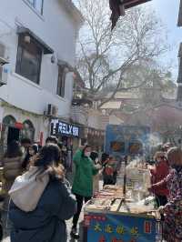 Wuhan’s Tanhualin Walking Street ☕️ 