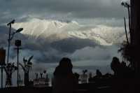 躺在床上看梅里雪山！