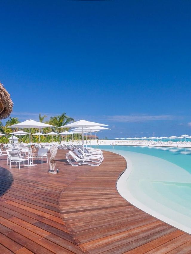 🌴 Maldives Magic: Unwind at Cinnamon Velifushi 🏖️