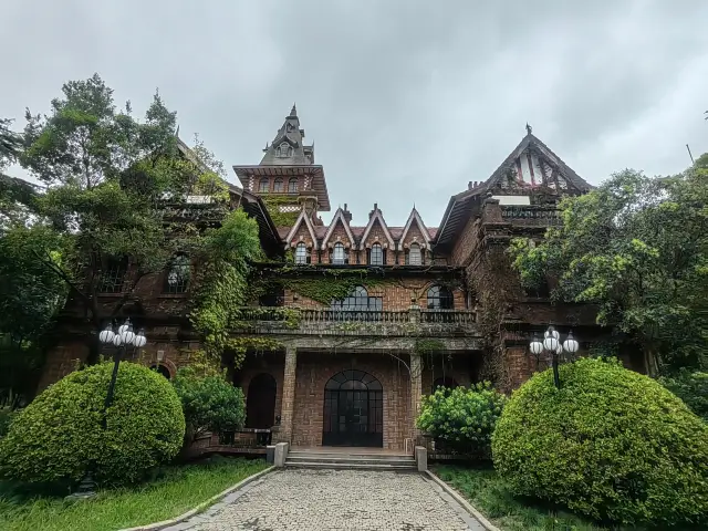 上海影視樂園玩酷大民星。