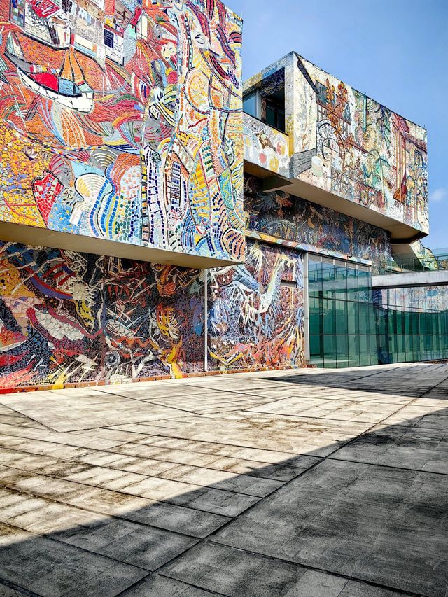 重慶|羅中立美術館•逛美術館囉。