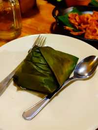 在峇里島品嚐紅膏青蟹。