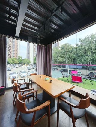 江門新店｜黑粉咖啡店簡直不要太酷。